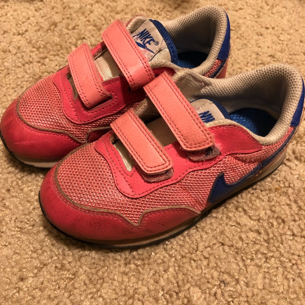 Nike Toddler Girls shoes size 10C